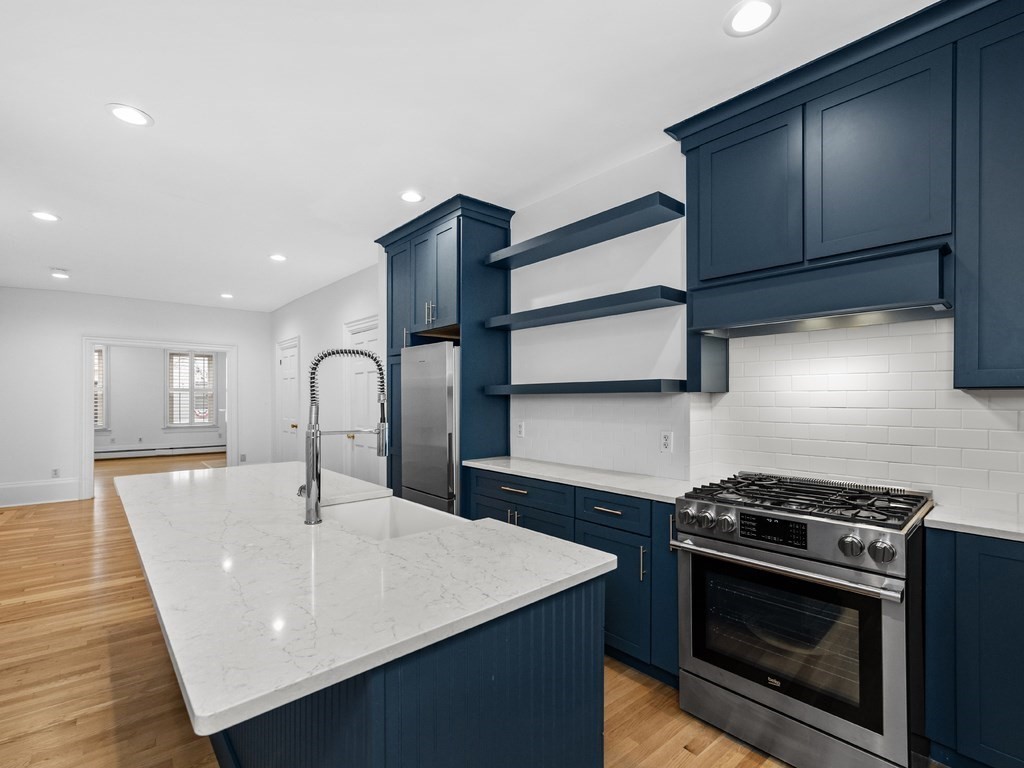 271 Bunker Hill Street, Boston, Massachusetts, 2 Bedrooms Bedrooms, 5 Rooms Rooms,1.5 BathroomsBathrooms,Residential,For Sale,Bunker Hill Street,73507750
