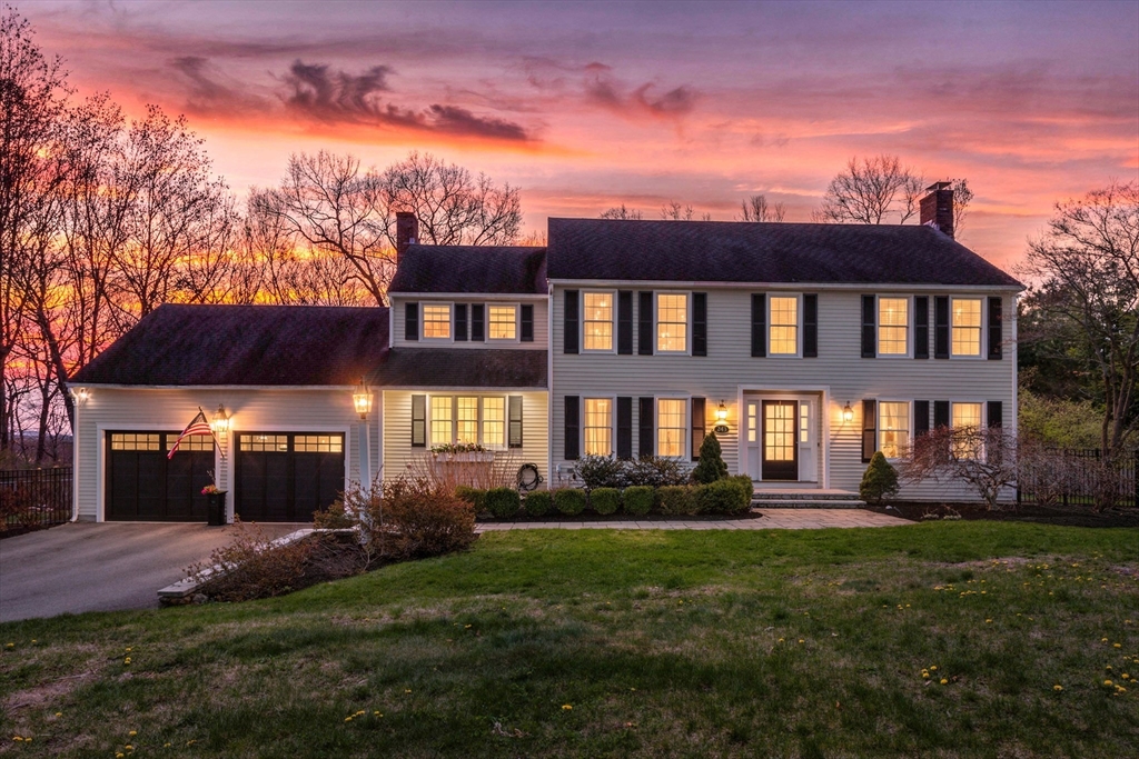 243 Bear Hill Rd, North Andover, Massachusetts, 4 Bedrooms Bedrooms, 7 Rooms Rooms,3.5 BathroomsBathrooms,Residential,For Sale,Bear Hill Rd,73507754