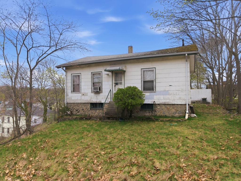 0 & 8 Bagley Ter, Lynn, Massachusetts, 2 Bedrooms Bedrooms, 5 Rooms Rooms,2 BathroomsBathrooms,Residential,For Sale,Bagley Ter,73507769