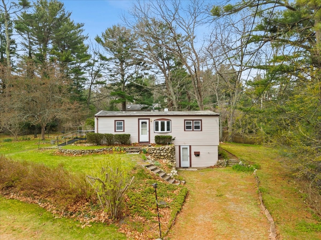 1 Emond Ave, Kingston, Massachusetts, 2 Bedrooms Bedrooms, 6 Rooms Rooms,1 BathroomBathrooms,Residential,For Sale,Emond Ave,73507765