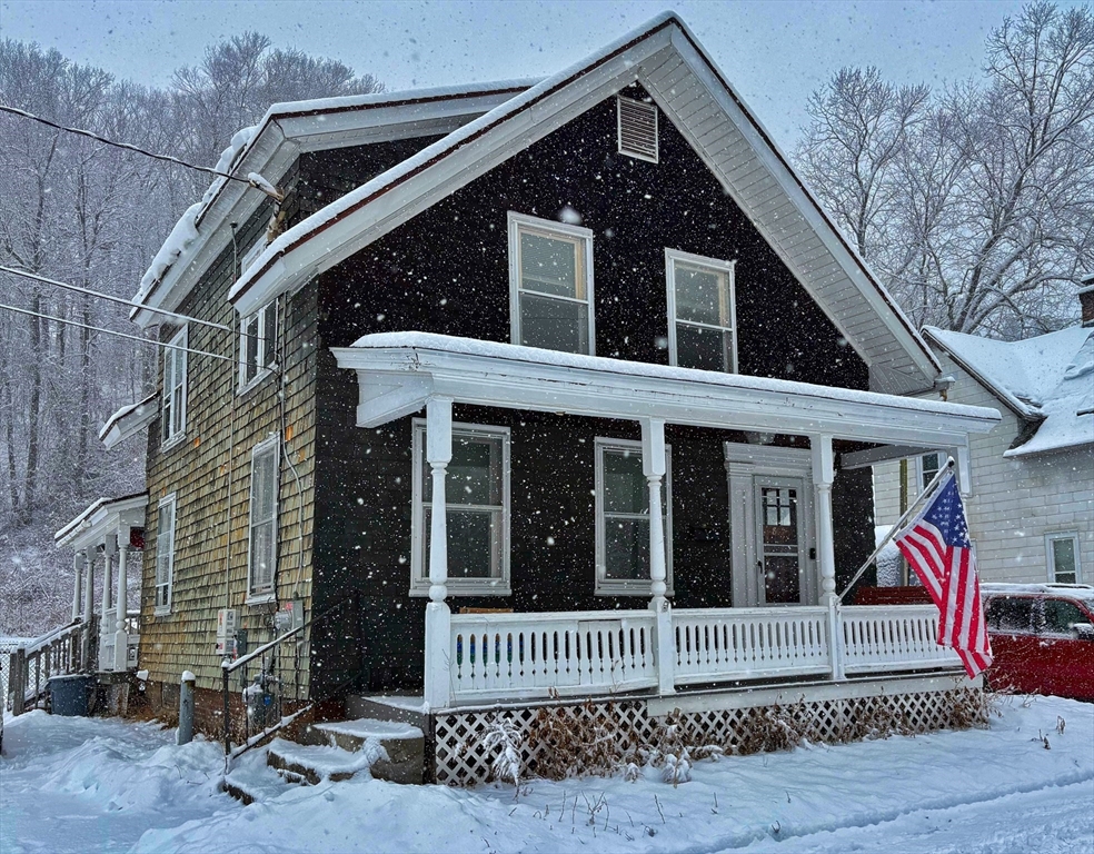 8 Water Street, Greenfield, Massachusetts, 3 Bedrooms Bedrooms, 6 Rooms Rooms,2 BathroomsBathrooms,Residential,For Sale,Water Street,73507016
