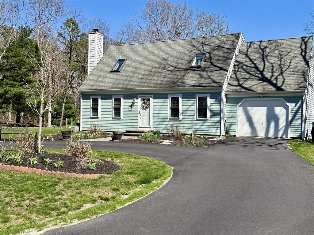 12 Drew Ln, Mashpee, Massachusetts, 3 Bedrooms Bedrooms, 6 Rooms Rooms,2 BathroomsBathrooms,Residential,For Sale,Drew Ln,73507683