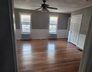 107-113 Palmer St, Fall River, Massachusetts, 3 Bedrooms Bedrooms, 7 Rooms Rooms,1 BathroomBathrooms,Residential Lease,For Rent,Palmer St,73507666