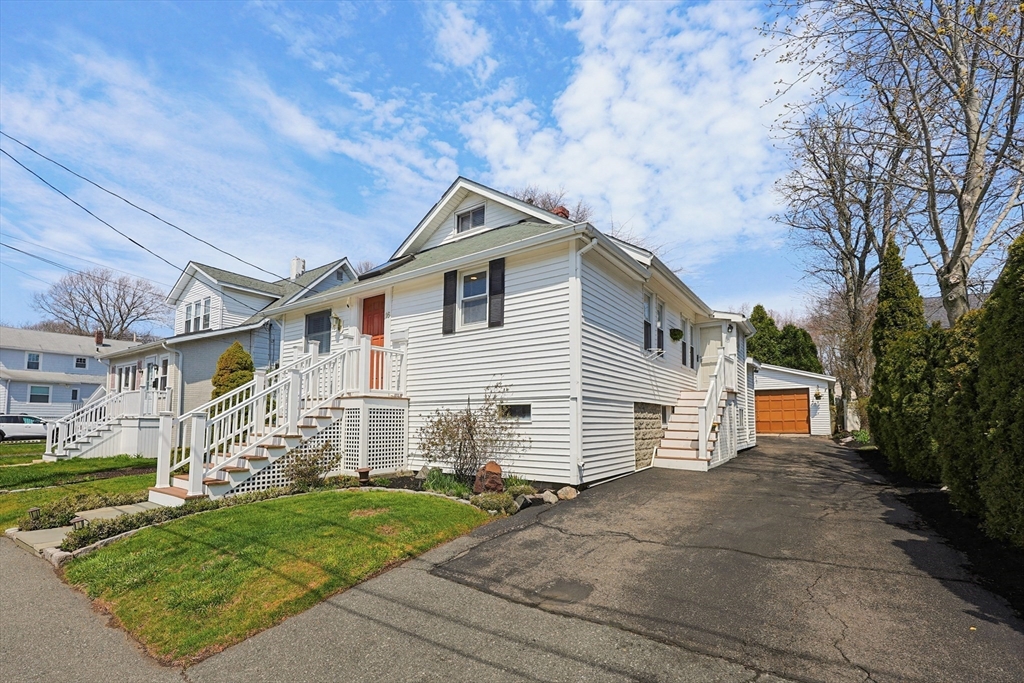 16 Coolidge Ave, Braintree, Massachusetts, 3 Bedrooms Bedrooms, 6 Rooms Rooms,1 BathroomBathrooms,Residential,For Sale,Coolidge Ave,73507795