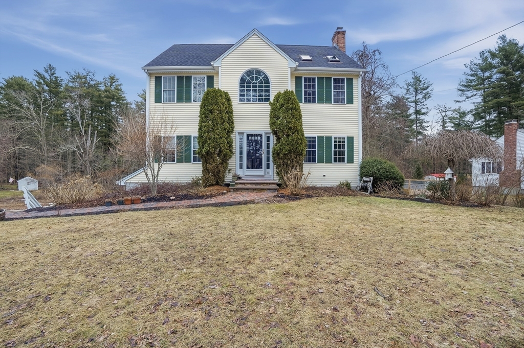 18 Slater Street, Attleboro, Massachusetts, 3 Bedrooms Bedrooms, 8 Rooms Rooms,2.5 BathroomsBathrooms,Residential,For Sale,Slater Street,73488139
