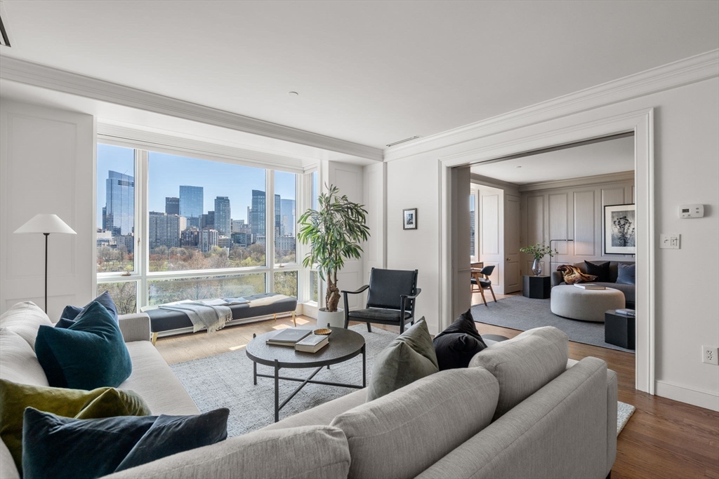 2 Commonwealth Ave, Boston, Massachusetts, 2 Bedrooms Bedrooms, 8 Rooms Rooms,2 BathroomsBathrooms,Residential,For Sale,Commonwealth Ave,73507816