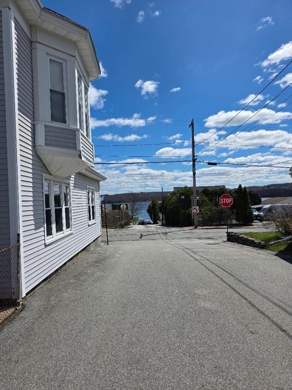 511 Main Street, Somerset, Massachusetts, 3 Bedrooms Bedrooms, 6 Rooms Rooms,1 BathroomBathrooms,Residential Lease,For Rent,Main Street,73499519