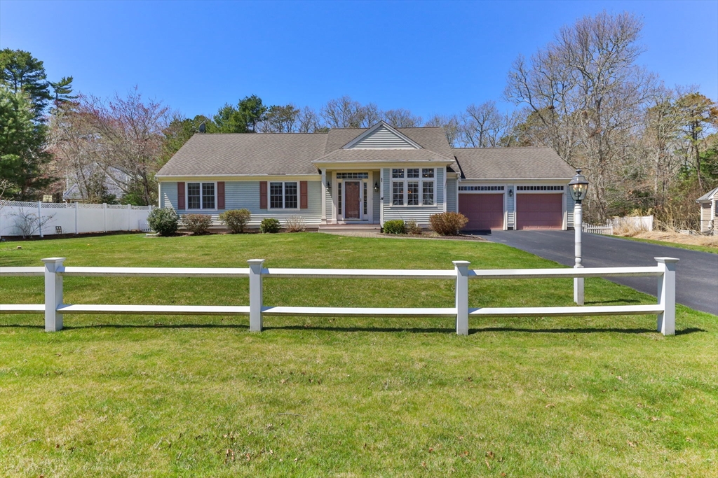 14 Sheffield Pl, Mashpee, Massachusetts, 3 Bedrooms Bedrooms, 5 Rooms Rooms,2 BathroomsBathrooms,Residential,For Sale,Sheffield Pl,73505437