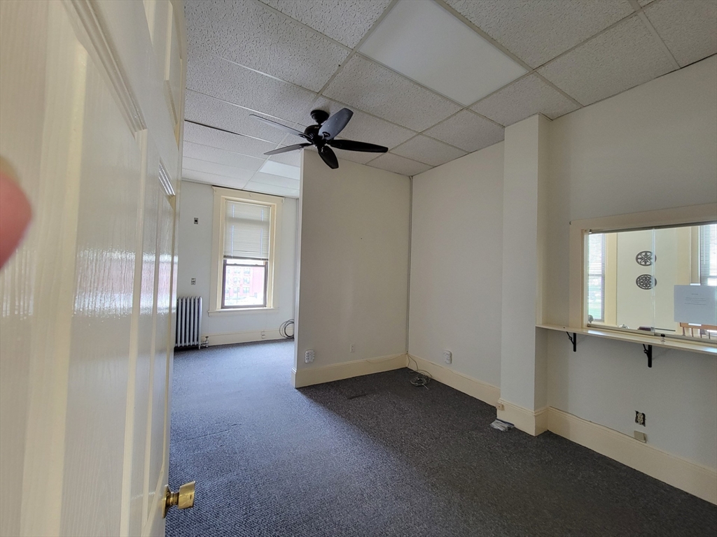 144 Central Street, Gardner, Massachusetts, ,Commercial Lease,For Rent,Central Street,73507857