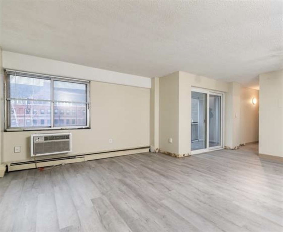 1025 Hancock St, Quincy, Massachusetts, 2 Bedrooms Bedrooms, 3 Rooms Rooms,1 BathroomBathrooms,Residential Lease,For Rent,Hancock St,73507862