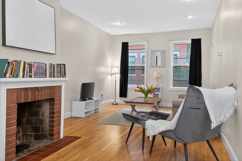 25 Revere Street, Boston, Massachusetts, 3 Bedrooms Bedrooms, 6 Rooms Rooms,2 BathroomsBathrooms,Residential,For Sale,Revere Street,73507886