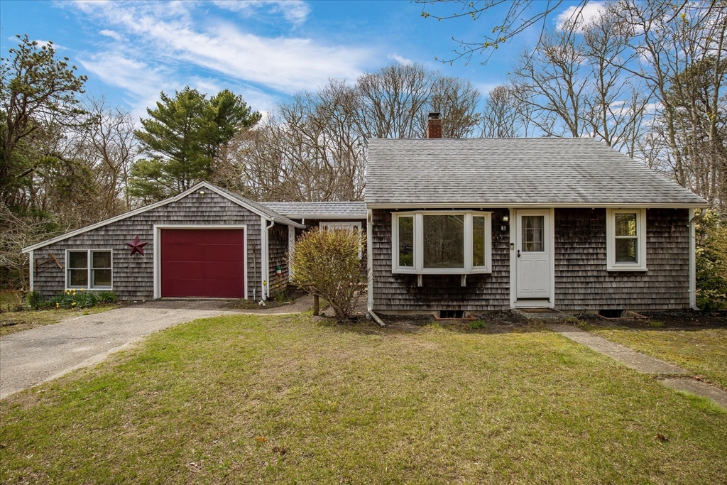 61 Old Phinneys Ln, Barnstable, Massachusetts, 2 Bedrooms Bedrooms, 5 Rooms Rooms,1.5 BathroomsBathrooms,Residential,For Sale,Old Phinneys Ln,73507888
