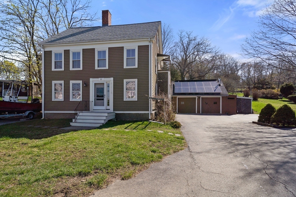 31 Eastern Avenue, Essex, Massachusetts, 4 Bedrooms Bedrooms, 8 Rooms Rooms,3.5 BathroomsBathrooms,Residential Income,For Sale,Eastern Avenue,73507889