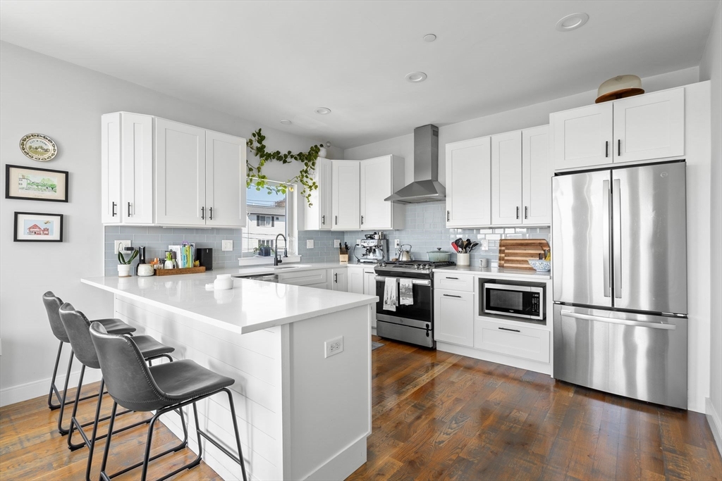 1400 Columbia Road, Boston, Massachusetts, 2 Bedrooms Bedrooms, 4 Rooms Rooms,1 BathroomBathrooms,Residential Lease,For Rent,Columbia Road,73504807