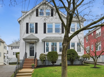17-19 Wiley Road, Belmont, Massachusetts, 4 Bedrooms Bedrooms, 12 Rooms Rooms,2 BathroomsBathrooms,Residential Income,For Sale,Wiley Road,73494657