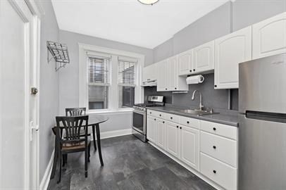 35 Mount Hood Road, Boston, Massachusetts, 2 Bedrooms Bedrooms, 4 Rooms Rooms,1 BathroomBathrooms,Residential Lease,For Rent,Mount Hood Road,73487268