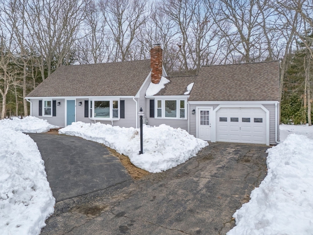 7 Dexter Mill Dr, Falmouth, Massachusetts, 3 Bedrooms Bedrooms, 6 Rooms Rooms,2 BathroomsBathrooms,Residential,For Sale,Dexter Mill Dr,73482824