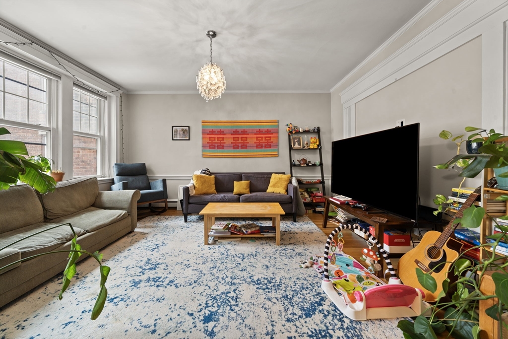 224 Jamaicaway, Boston, Massachusetts, 2 Bedrooms Bedrooms, 5 Rooms Rooms,1 BathroomBathrooms,Residential Lease,For Rent,Jamaicaway,73484365