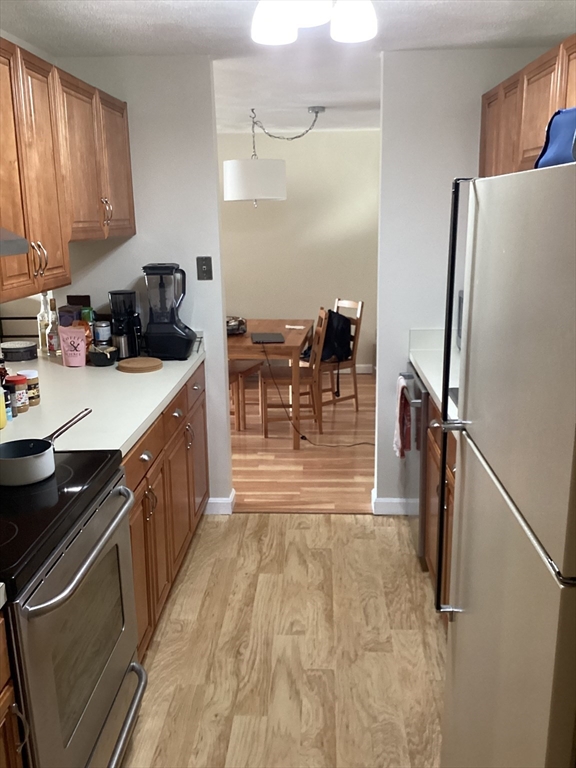 1600 Massachusetts Ave, Cambridge, Massachusetts, 2 Bedrooms Bedrooms, 4 Rooms Rooms,2 BathroomsBathrooms,Residential Lease,For Rent,Massachusetts Ave,73503692
