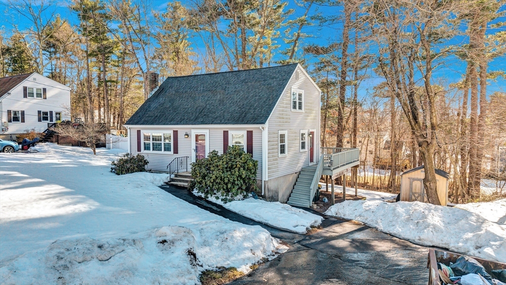34 Schofield Dr, Franklin, Massachusetts, 3 Bedrooms Bedrooms, 7 Rooms Rooms,2 BathroomsBathrooms,Residential,For Sale,Schofield Dr,73485242