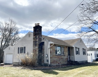 208 West St, Ludlow, Massachusetts, 3 Bedrooms Bedrooms, 5 Rooms Rooms,1 BathroomBathrooms,Residential,For Sale,West St,73489517