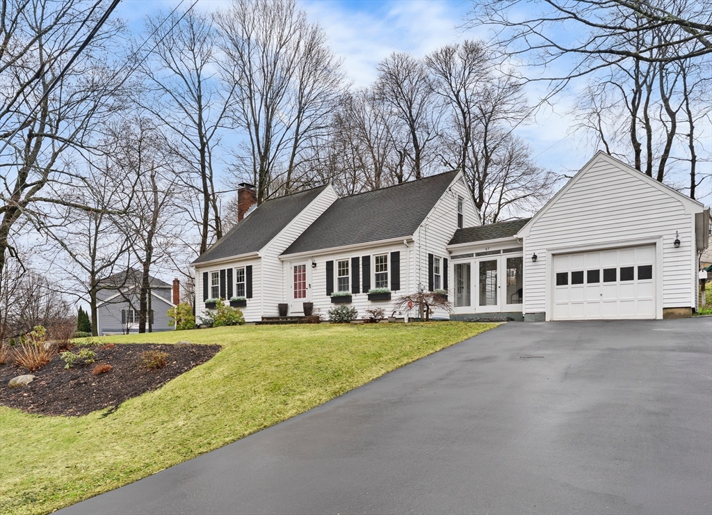 67 Wellington St, Marlborough, Massachusetts, 3 Bedrooms Bedrooms, 6 Rooms Rooms,1.5 BathroomsBathrooms,Residential,For Sale,Wellington St,73488030