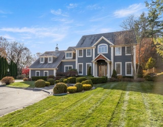 8 Onion River Road, Wenham, Massachusetts, 5 Bedrooms Bedrooms, 13 Rooms Rooms,3.5 BathroomsBathrooms,Residential,For Sale,Onion River Road,73484129