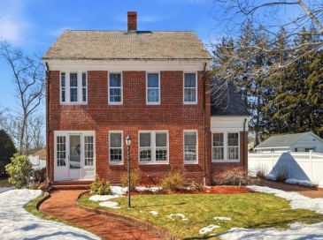 115 Davenport St, Taunton, Massachusetts, 4 Bedrooms Bedrooms, 8 Rooms Rooms,1.5 BathroomsBathrooms,Residential,For Sale,Davenport St,73484422