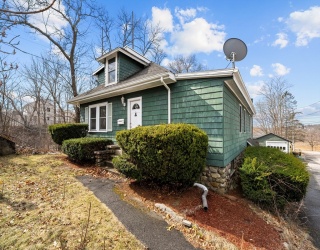80 Manzanetta Ave, Weymouth, Massachusetts, 4 Bedrooms Bedrooms, 6 Rooms Rooms,2 BathroomsBathrooms,Residential,For Sale,Manzanetta Ave,73493790