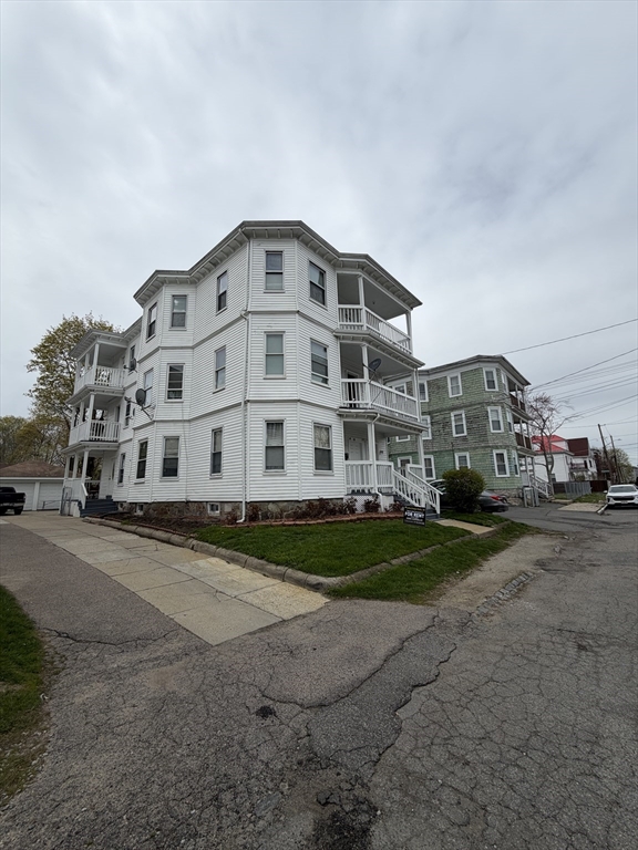 79 French Ave, Brockton, Massachusetts, 3 Bedrooms Bedrooms, 5 Rooms Rooms,1 BathroomBathrooms,Residential Lease,For Rent,French Ave,73507893