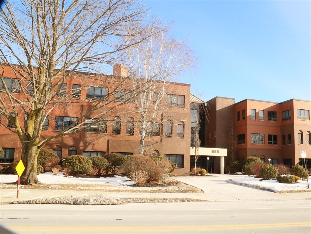 955 Main St, Winchester, Massachusetts, ,Commercial Sale,For Sale,Main St,73507899