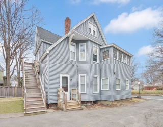 40 Laurel St, Holyoke, Massachusetts, 4 Bedrooms Bedrooms, 8 Rooms Rooms,2 BathroomsBathrooms,Residential Income,For Sale,Laurel St,73490471