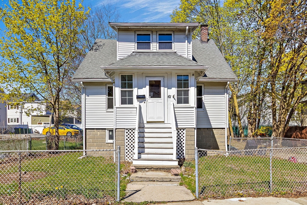 61 Ross St, Medford, Massachusetts, 4 Bedrooms Bedrooms, 7 Rooms Rooms,1 BathroomBathrooms,Residential,For Sale,Ross St,73507906
