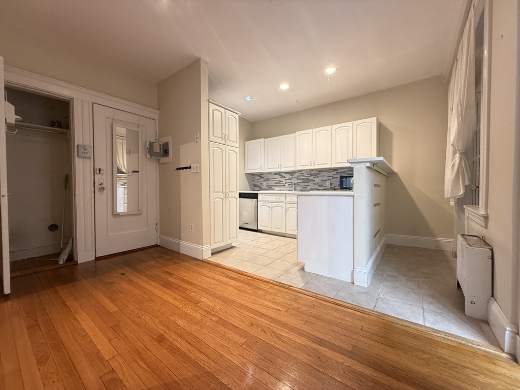 15 Colliston Rd, Boston, Massachusetts, 1 Bedroom Bedrooms, 3 Rooms Rooms,1 BathroomBathrooms,Residential Lease,For Rent,Colliston Rd,73507919