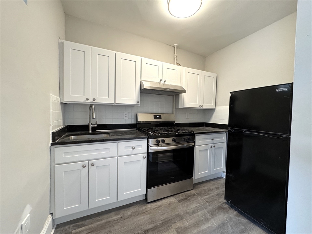 333 Broadway, Somerville, Massachusetts, 2 Rooms Rooms,1 BathroomBathrooms,Residential Lease,For Rent,Broadway,73507920