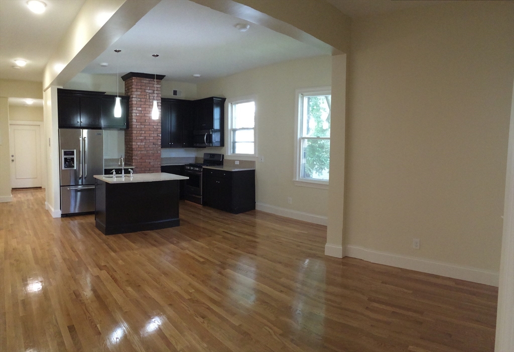 34 Juniper St, Boston, Massachusetts, 4 Bedrooms Bedrooms, 5 Rooms Rooms,2 BathroomsBathrooms,Residential Lease,For Rent,Juniper St,73507921