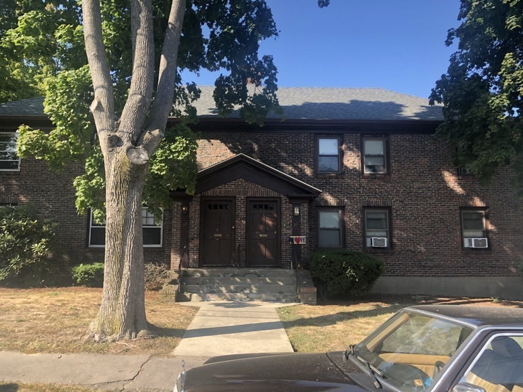 10 Weston Court, Braintree, Massachusetts, 2 Bedrooms Bedrooms, 5 Rooms Rooms,1 BathroomBathrooms,Residential Lease,For Rent,Weston Court,73507932