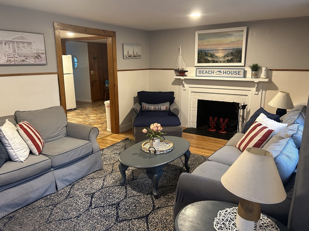 27 Naushon Rd, Dennis, Massachusetts, 5 Bedrooms Bedrooms, 7 Rooms Rooms,1.5 BathroomsBathrooms,Residential Lease,For Rent,Naushon Rd,73507935