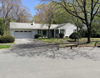 28 Robinhood Rd, Natick, Massachusetts, 3 Bedrooms Bedrooms, 6 Rooms Rooms,2 BathroomsBathrooms,Residential Lease,For Rent,Robinhood Rd,73507951
