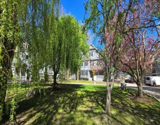 39 Court St, Newton, Massachusetts, 4 Bedrooms Bedrooms, 7 Rooms Rooms,3.5 BathroomsBathrooms,Residential Lease,For Rent,Court St,73507966