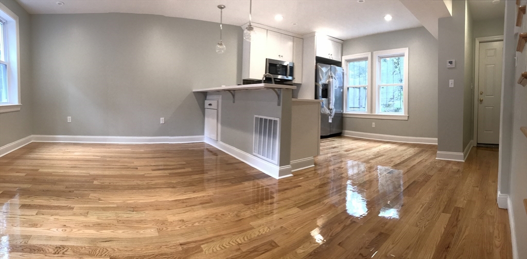 6 Saint James Pl, Boston, Massachusetts, 4 Bedrooms Bedrooms, 7 Rooms Rooms,2 BathroomsBathrooms,Residential Lease,For Rent,Saint James Pl,73507944