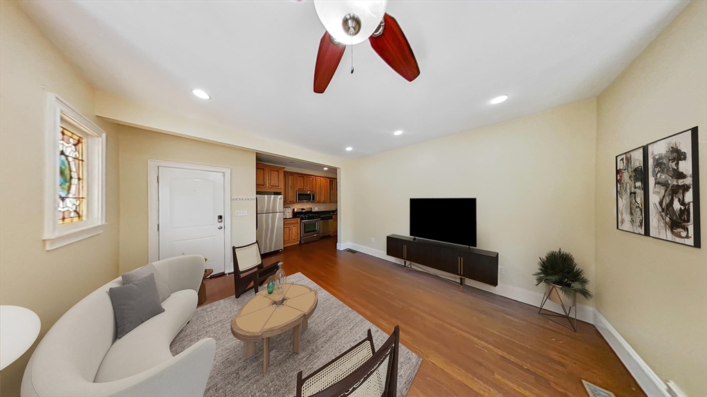 81 Hillside St, Boston, Massachusetts, 4 Bedrooms Bedrooms, 5 Rooms Rooms,2 BathroomsBathrooms,Residential Lease,For Rent,Hillside St,73507980