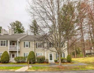 303 Brookside Dr, Andover, Massachusetts, 3 Bedrooms Bedrooms, 6 Rooms Rooms,2.5 BathroomsBathrooms,Residential Lease,For Rent,Brookside Dr,73508115