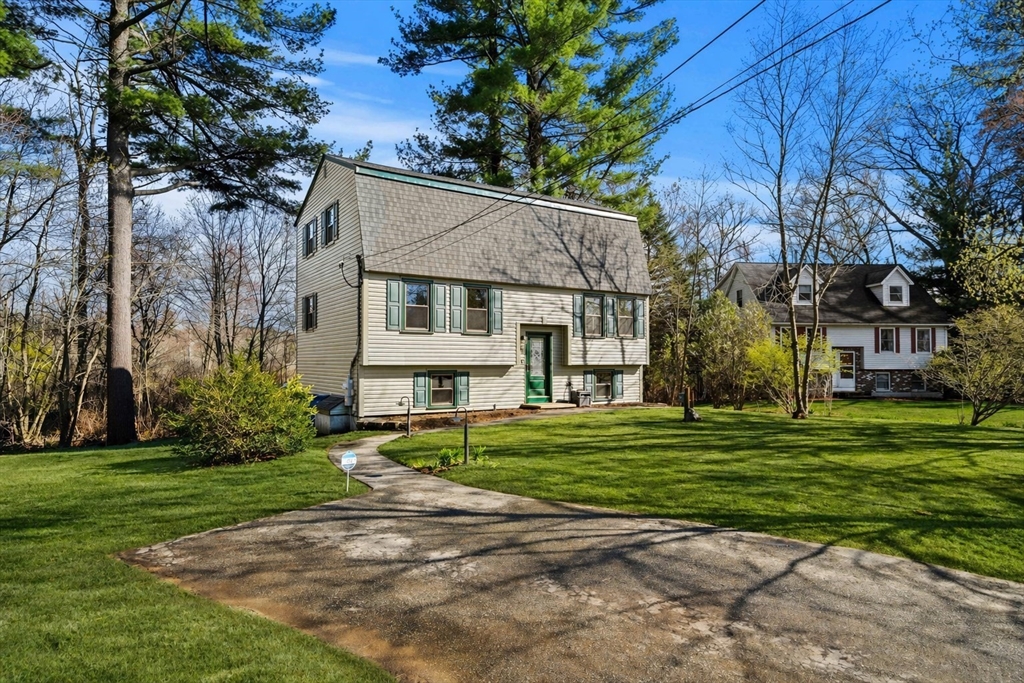 83 Cinnamon Circle, Tewksbury, Massachusetts, 4 Bedrooms Bedrooms, 7 Rooms Rooms,1.5 BathroomsBathrooms,Residential,For Sale,Cinnamon Circle,73508112