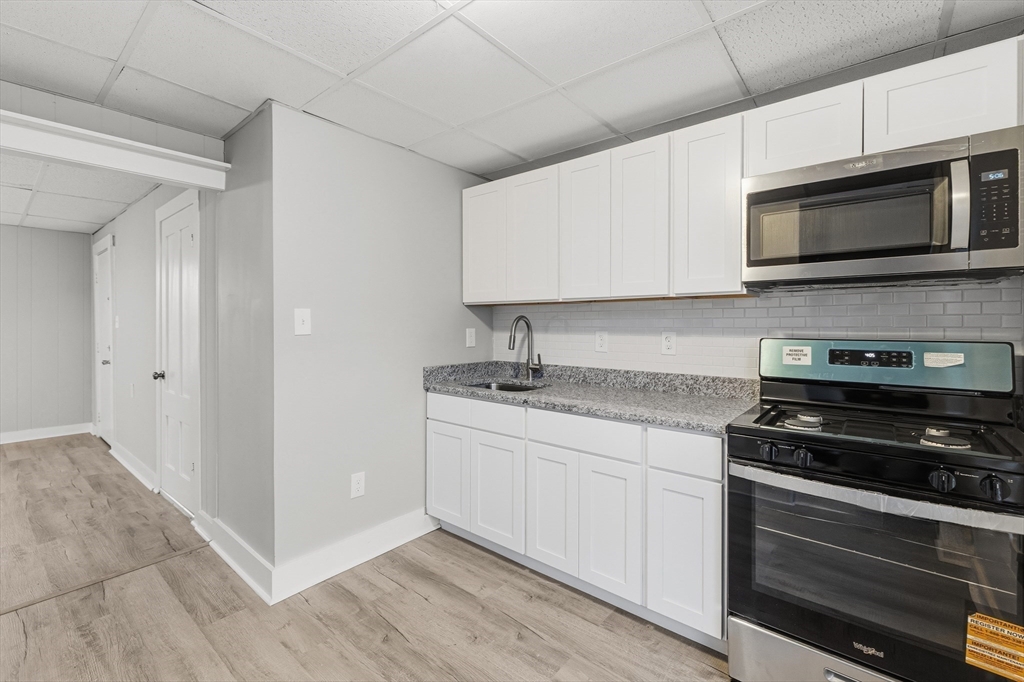 255 Rodman St, Fall River, Massachusetts, 3 Bedrooms Bedrooms, 5 Rooms Rooms,1 BathroomBathrooms,Residential Lease,For Rent,Rodman St,73508129