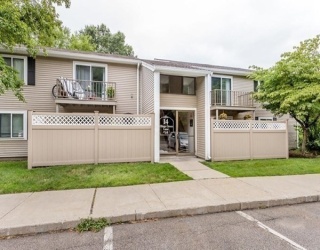 14 Village Green Lane, Natick, Massachusetts, 2 Bedrooms Bedrooms, 5 Rooms Rooms,1 BathroomBathrooms,Residential Lease,For Rent,Village Green Lane,73508127