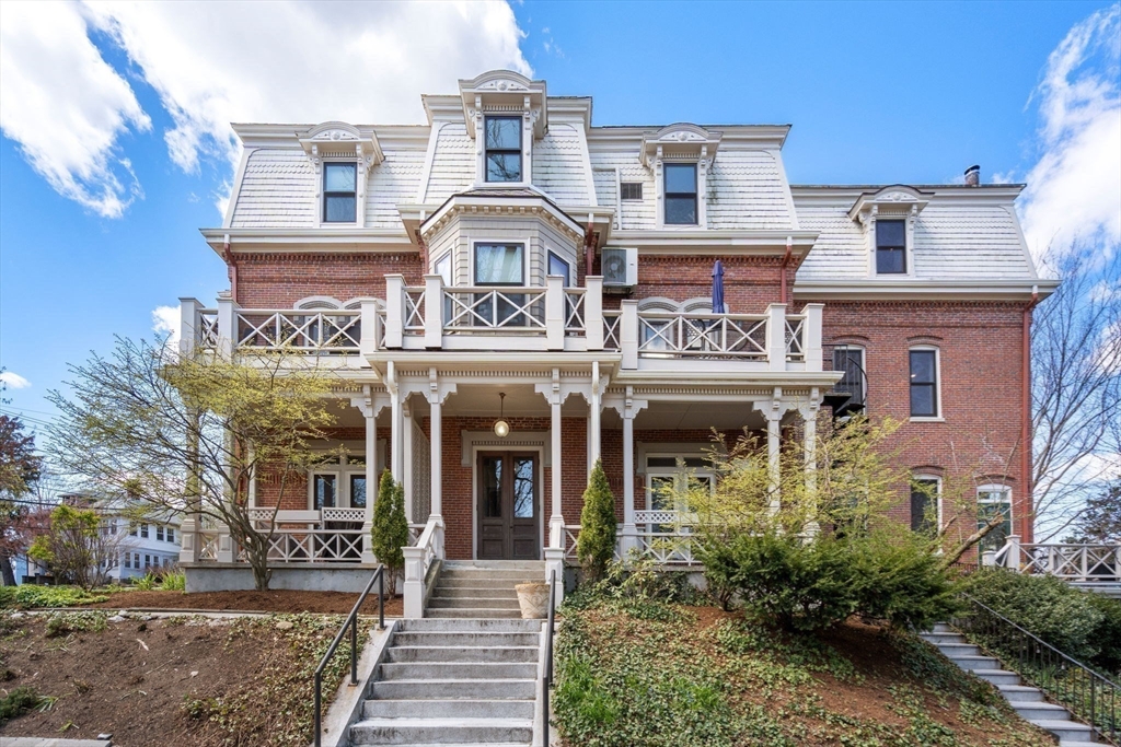 101 Summit Ave, Brookline, Massachusetts, 3 Bedrooms Bedrooms, 5 Rooms Rooms,2.5 BathroomsBathrooms,Residential,For Sale,Summit Ave,73508130