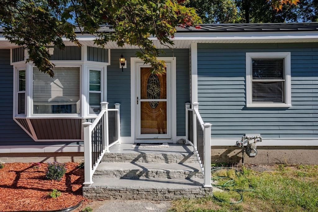 42 Lannon Ave, Dracut, Massachusetts, 3 Bedrooms Bedrooms, 6 Rooms Rooms,1 BathroomBathrooms,Residential,For Sale,Lannon Ave,73508134