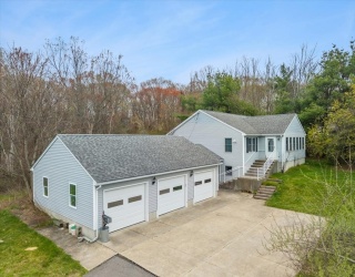 205 Paine Rd, North Attleboro, Massachusetts, 3 Bedrooms Bedrooms, 6 Rooms Rooms,2.5 BathroomsBathrooms,Residential,For Sale,Paine Rd,73508002