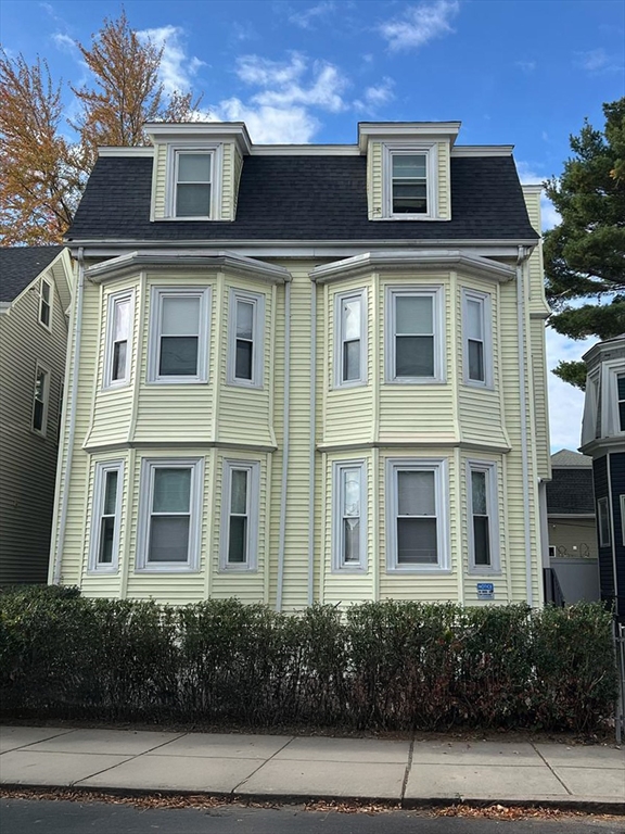 8 Beethoven Street, Boston, Massachusetts, 1 Bedroom Bedrooms, 2 Rooms Rooms,1 BathroomBathrooms,Residential Lease,For Rent,Beethoven Street,73508007